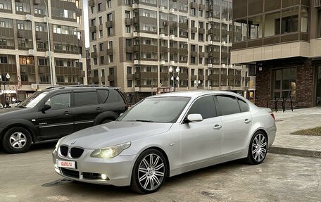 BMW 5 серия, 2004 год, 860 000 рублей, 2 фотография