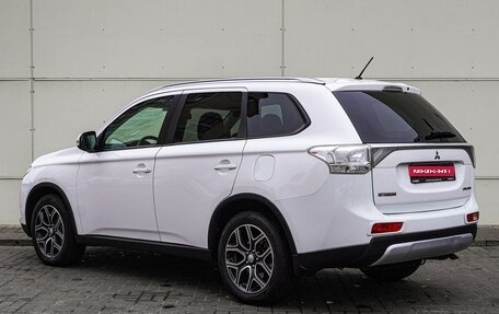 Mitsubishi Outlander III рестайлинг 3, 2014 год, 1 795 000 рублей, 2 фотография