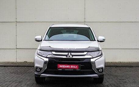 Mitsubishi Outlander III рестайлинг 3, 2015 год, 2 198 000 рублей, 3 фотография