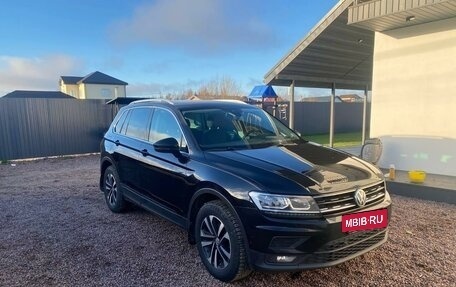 Volkswagen Tiguan II, 2019 год, 2 339 000 рублей, 2 фотография