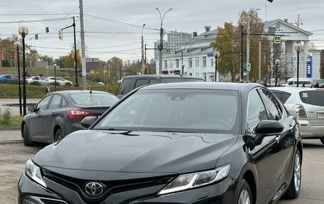 Toyota Camry, 2019 год, 2 600 000 рублей, 1 фотография