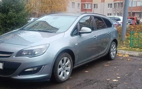 Opel Astra J, 2013 год, 1 050 000 рублей, 1 фотография