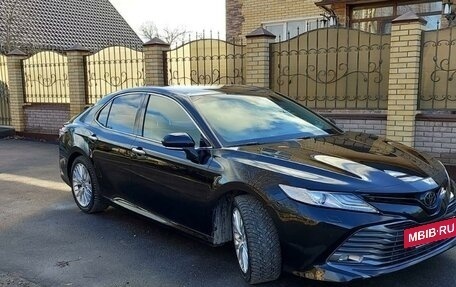 Toyota Camry, 2019 год, 3 250 000 рублей, 2 фотография