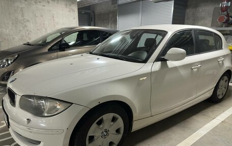 BMW 1 серия, 2010 год, 1 300 000 рублей, 3 фотография