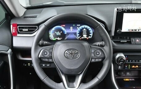 Toyota RAV4, 2023 год, 4 050 000 рублей, 9 фотография