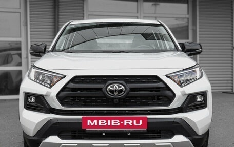 Toyota RAV4, 2024 год, 4 790 000 рублей, 2 фотография