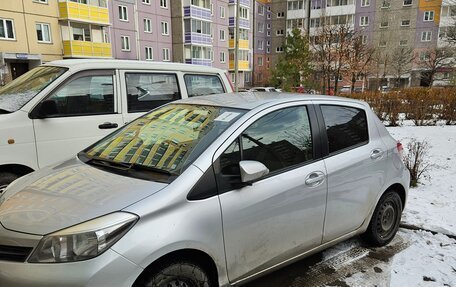 Toyota Vitz, 2013 год, 850 000 рублей, 2 фотография