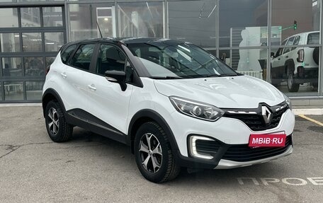 Renault Kaptur I рестайлинг, 2021 год, 1 780 000 рублей, 1 фотография