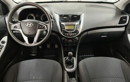 Hyundai Solaris II рестайлинг, 2012 год, 665 000 рублей, 10 фотография