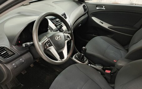 Hyundai Solaris II рестайлинг, 2012 год, 665 000 рублей, 9 фотография