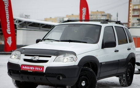 Chevrolet Niva I рестайлинг, 2015 год, 679 500 рублей, 1 фотография