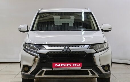 Mitsubishi Outlander III рестайлинг 3, 2019 год, 2 058 000 рублей, 3 фотография