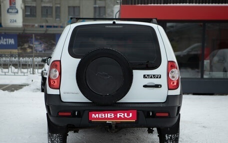 Chevrolet Niva I рестайлинг, 2015 год, 679 500 рублей, 6 фотография