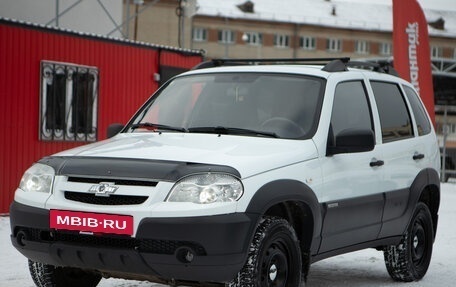 Chevrolet Niva I рестайлинг, 2015 год, 679 500 рублей, 2 фотография