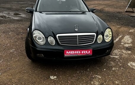 Mercedes-Benz E-Класс, 2003 год, 750 000 рублей, 1 фотография