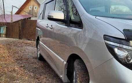 Nissan Serena IV, 2014 год, 1 620 000 рублей, 4 фотография