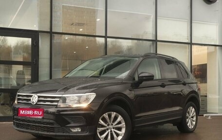 Volkswagen Tiguan II, 2018 год, 2 191 000 рублей, 1 фотография