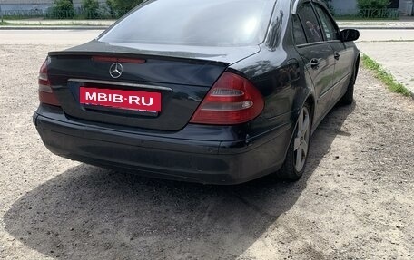 Mercedes-Benz E-Класс, 2003 год, 650 000 рублей, 5 фотография