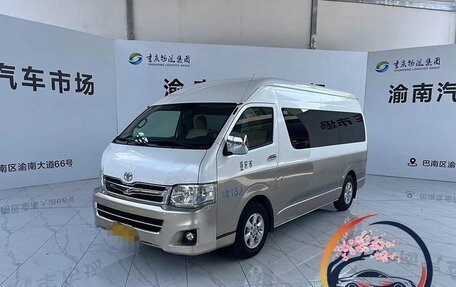 Toyota HiAce H200, 2011 год, 2 994 000 рублей, 1 фотография