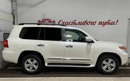 Toyota Land Cruiser 200, 2013 год, 4 249 000 рублей, 3 фотография