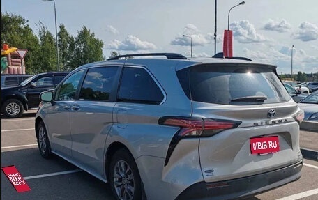 Toyota Sienna, 2021 год, 3 000 000 рублей, 2 фотография