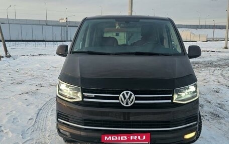 Volkswagen Multivan T6 рестайлинг, 2015 год, 4 200 000 рублей, 2 фотография