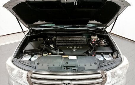 Toyota Land Cruiser 200, 2011 год, 2 950 000 рублей, 9 фотография