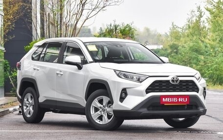 Toyota RAV4, 2020 год, 2 882 000 рублей, 3 фотография