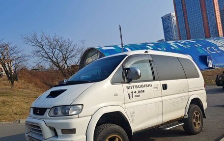 Mitsubishi Delica IV, 2000 год, 840 000 рублей, 3 фотография