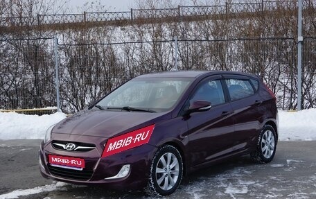 Hyundai Solaris II рестайлинг, 2011 год, 815 000 рублей, 1 фотография