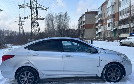 Hyundai Solaris II рестайлинг, 2011 год, 800 000 рублей, 5 фотография