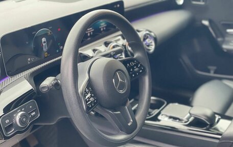 Mercedes-Benz A-Класс, 2018 год, 2 490 000 рублей, 13 фотография