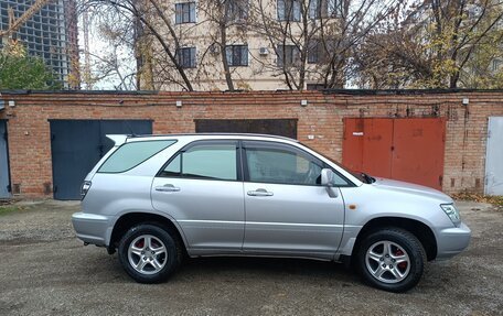 Toyota Harrier, 2001 год, 1 150 000 рублей, 8 фотография