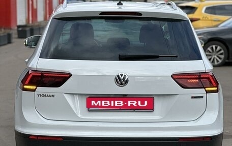 Volkswagen Tiguan II, 2018 год, 2 970 000 рублей, 9 фотография