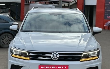 Volkswagen Tiguan II, 2018 год, 2 970 000 рублей, 3 фотография