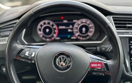 Volkswagen Tiguan II, 2018 год, 2 970 000 рублей, 21 фотография