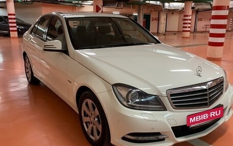 Mercedes-Benz C-Класс, 2011 год, 1 900 000 рублей, 5 фотография