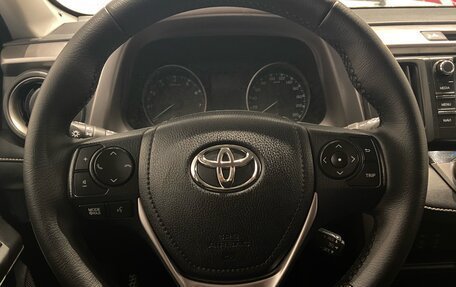 Toyota RAV4, 2017 год, 2 450 000 рублей, 14 фотография