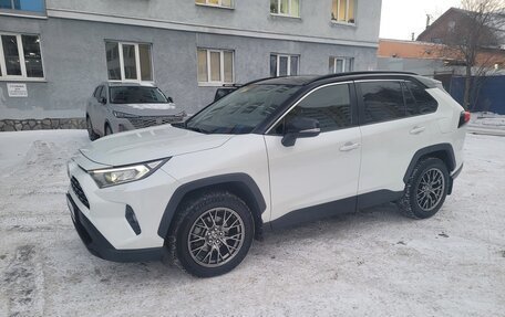 Toyota RAV4, 2020 год, 3 600 000 рублей, 14 фотография