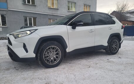 Toyota RAV4, 2020 год, 3 600 000 рублей, 13 фотография