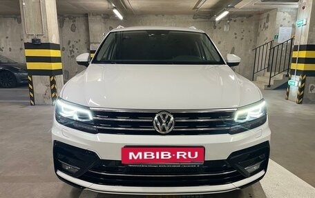 Volkswagen Tiguan II, 2018 год, 3 150 000 рублей, 3 фотография