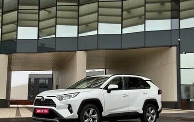 Toyota RAV4, 2020 год, 3 000 000 рублей, 1 фотография