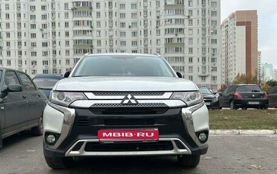 Mitsubishi Outlander III рестайлинг 3, 2019 год, 2 500 000 рублей, 1 фотография