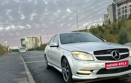 Mercedes-Benz C-Класс, 2010 год, 1 350 000 рублей, 2 фотография