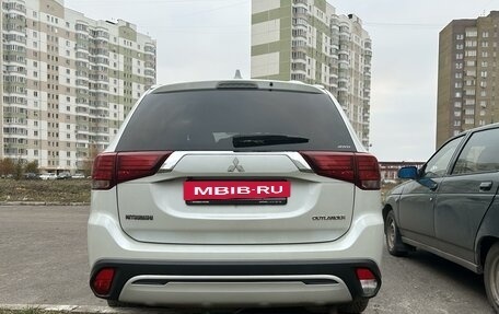 Mitsubishi Outlander III рестайлинг 3, 2019 год, 2 500 000 рублей, 4 фотография