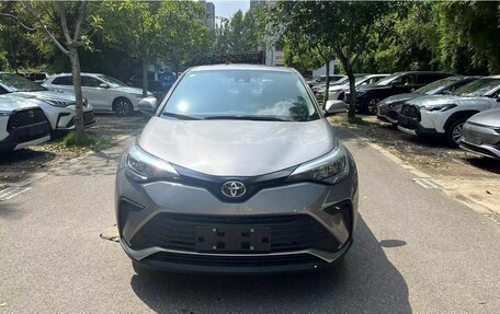 Toyota C-HR I рестайлинг, 2024 год, 3 900 000 рублей, 2 фотография