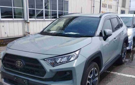 Toyota RAV4, 2020 год, 3 750 000 рублей, 10 фотография