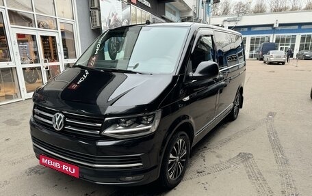 Volkswagen Multivan T6 рестайлинг, 2019 год, 5 200 000 рублей, 8 фотография