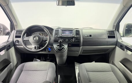 Volkswagen Caravelle T5, 2012 год, 1 850 000 рублей, 5 фотография