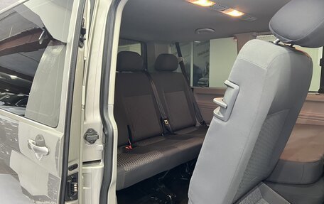 Volkswagen Caravelle T5, 2012 год, 1 850 000 рублей, 7 фотография